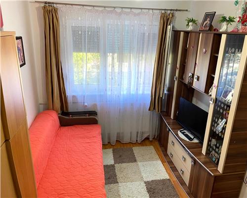 Apartament  2 camere renovat, in Tractorul, aproape de Mall Coresi