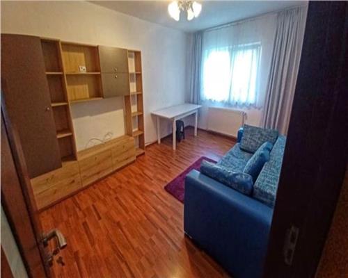 Apartament 2 camere, zona Tractorul